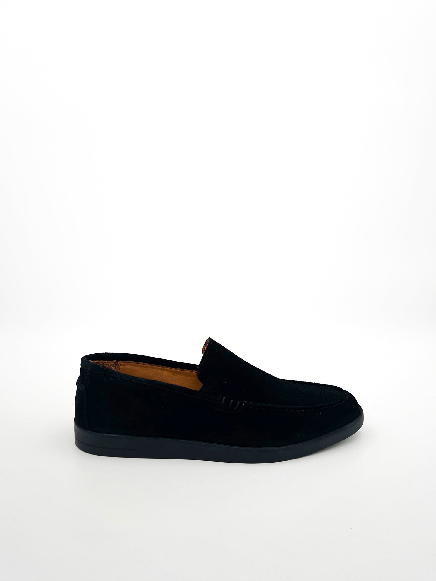 BLACK ON BLACK LOAFER