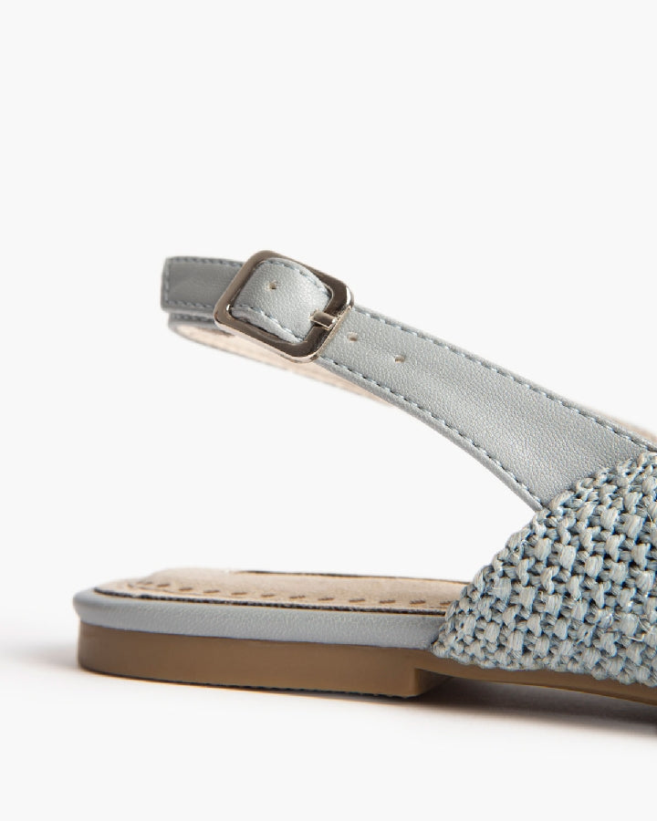 POINTED FLAT SANDALS IN AZUL