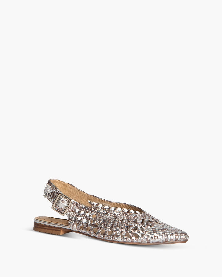 BRAIDED FLAT SANDAL IN SILVER