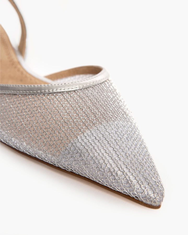 METALLIC MESH FLAT SANDALS IN SILVER
