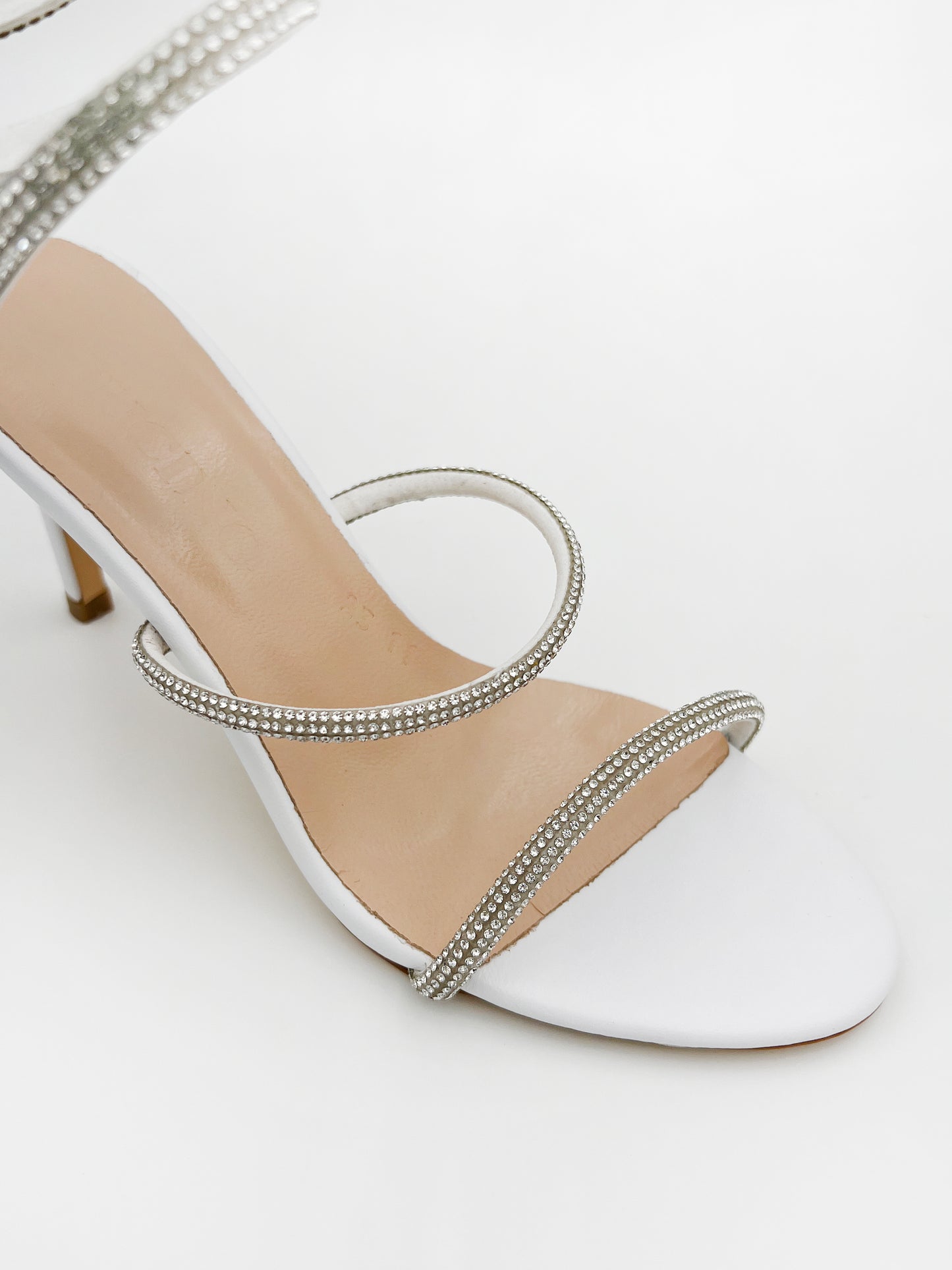 MEDIUM HEELED SANDALS IN WHITE