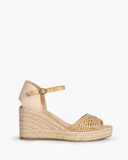 OPEN TOE WEDGE SANDALS IN GOLD