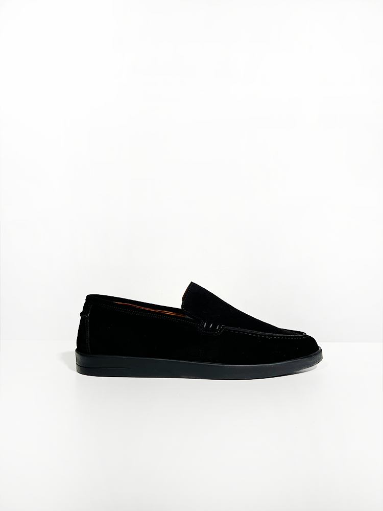 BLACK ON BLACK LOAFER