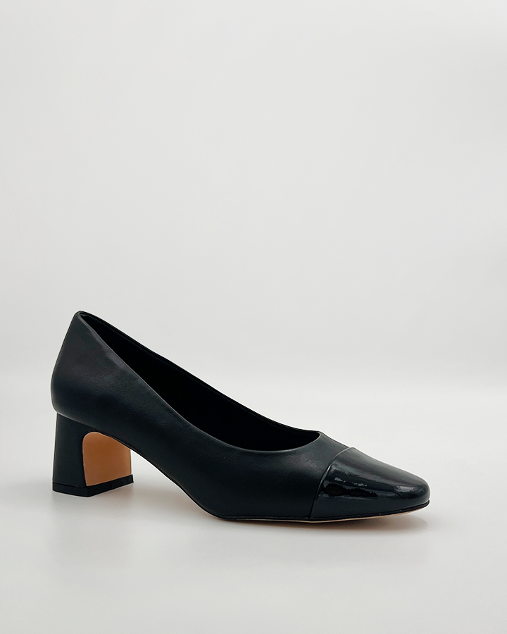 LOW HEEL PUMP IN BLACK