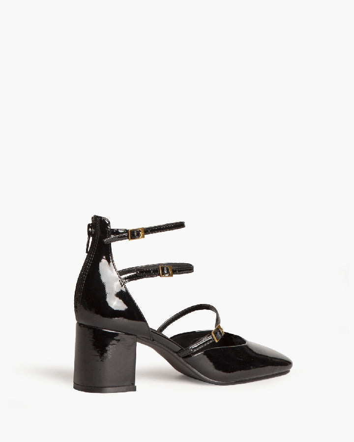 STRAP HEELS IN BLACK