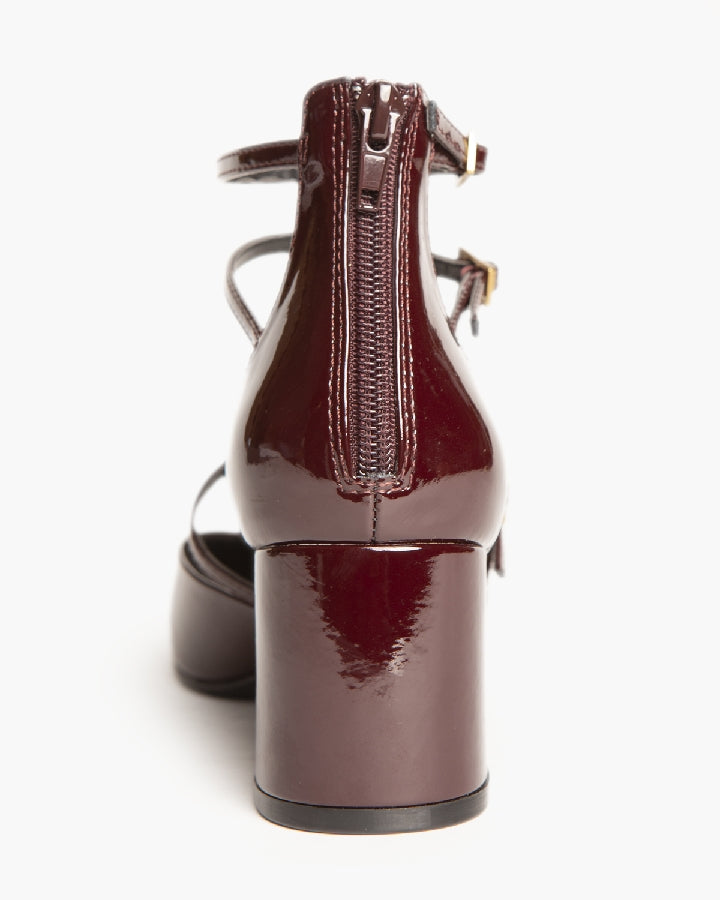 STRAP HEELS IN BURGUNDY