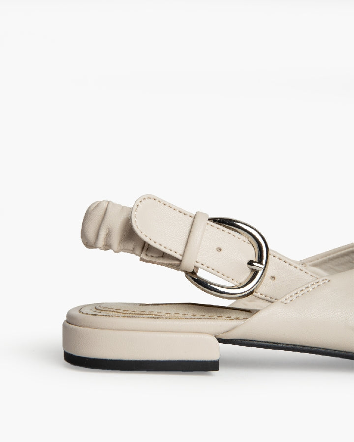 FLAT IN BEIGE