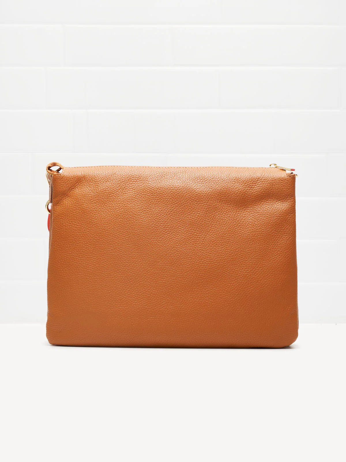 SHOULDER BAG IN BROWN