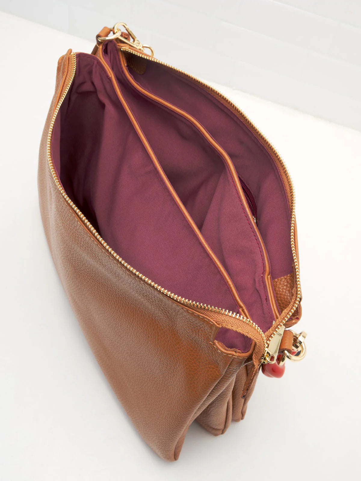 SHOULDER BAG IN BROWN