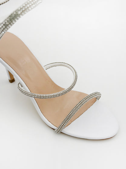 MEDIUM HEELED SANDALS IN WHITE