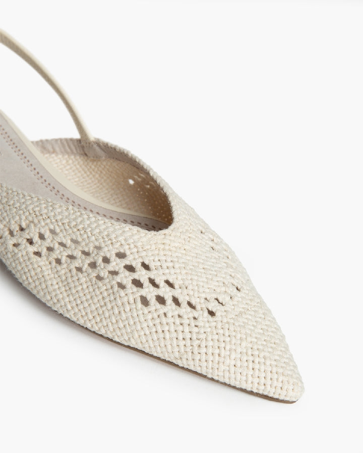 BRAIDED FLATS IN BEIGE