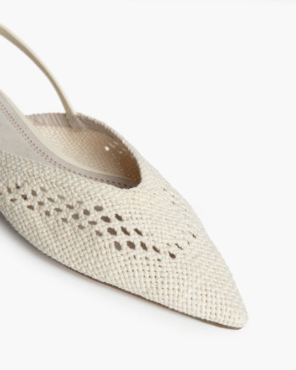 BRAIDED FLATS IN BEIGE
