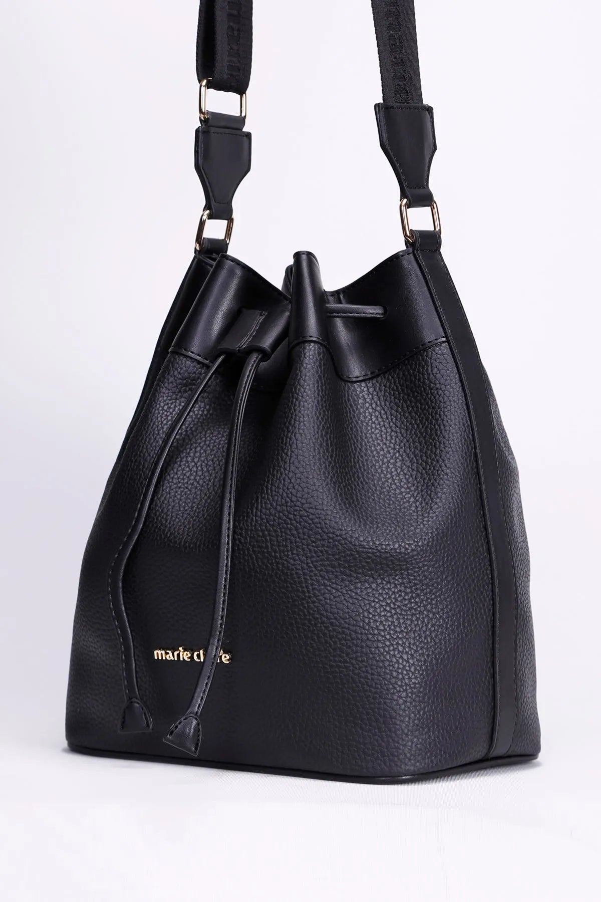 BUCKET BAG IN BLACK-Bucket Bags-MARIE CLAIRE- Pointure.AE