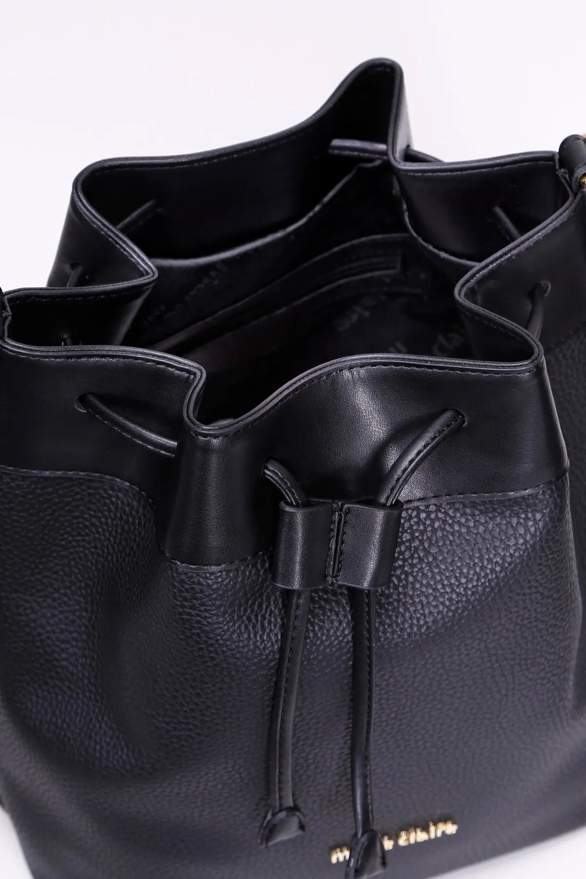 BUCKET BAG IN BLACK-Bucket Bags-MARIE CLAIRE- Pointure.AE