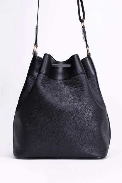 BUCKET BAG IN BLACK-Bucket Bags-MARIE CLAIRE- Pointure.AE