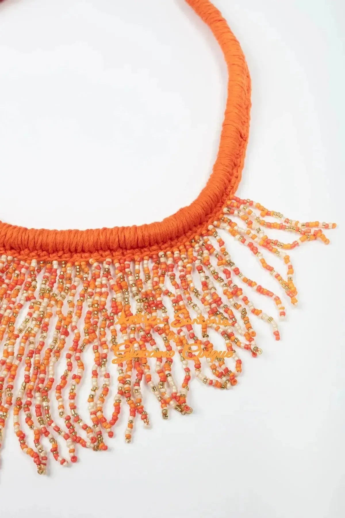 CHOKER NECKLACE IN ORANGE
