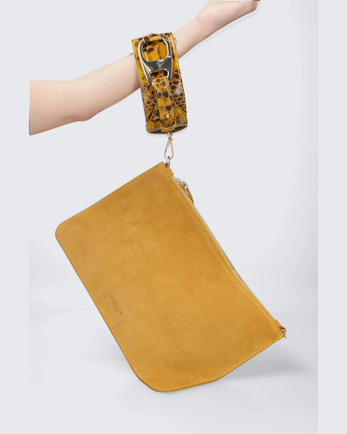 LEATHER POUCH IN YELLOW-Pouches-MY BEST BAG- Pointure.AE