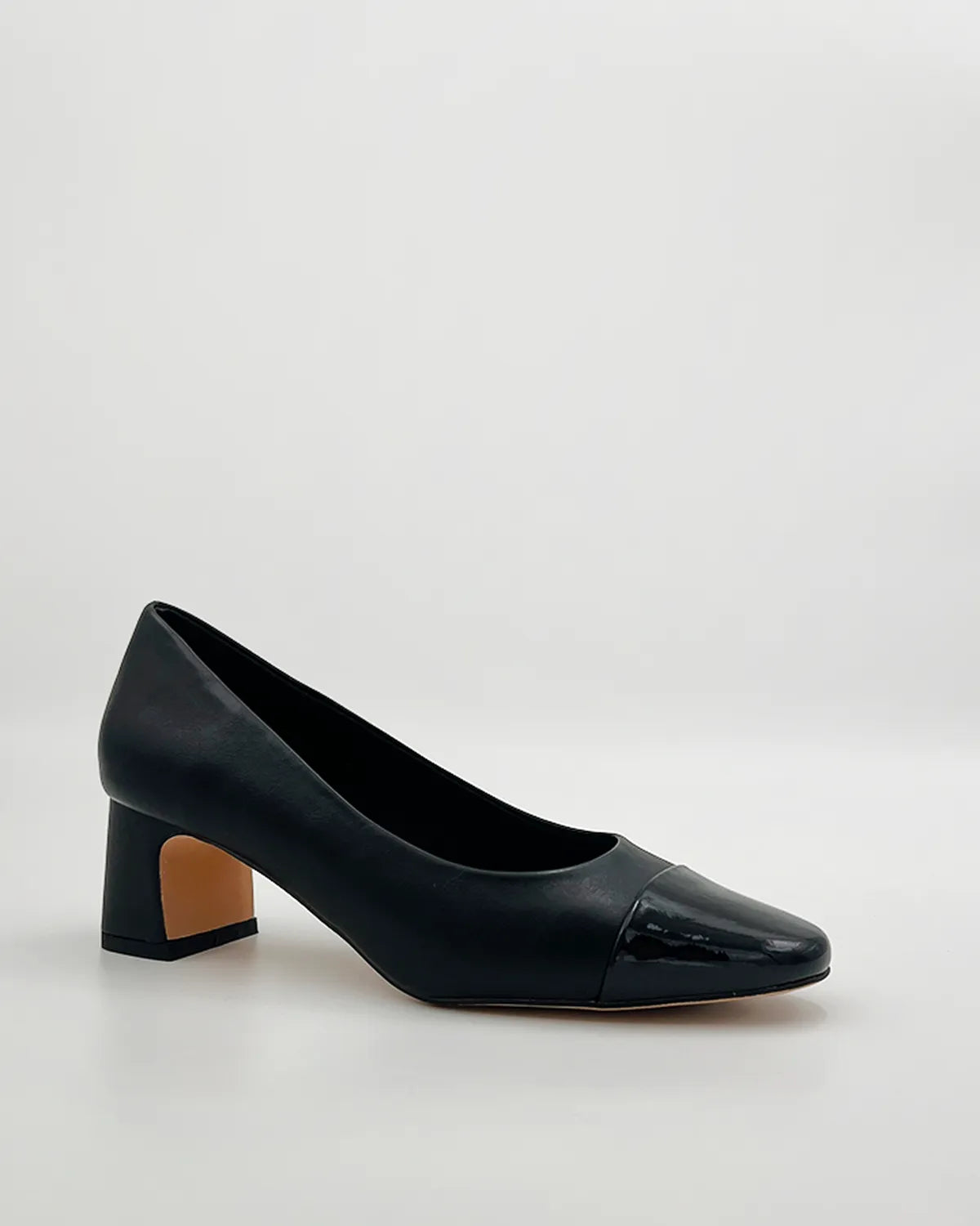 LOW HEEL PUMP IN BLACK-Pumps-CORINA- Pointure.AE