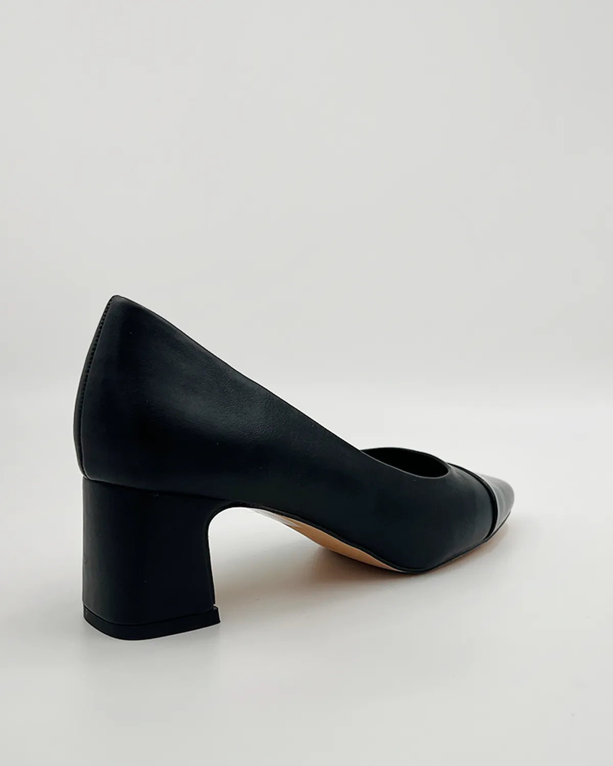 LOW HEEL PUMP IN BLACK-Pumps-CORINA- Pointure.AE