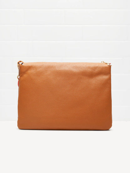 SHOULDER BAG IN BROWN