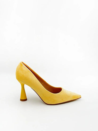 POINTED TOE PUMP IN YELLOW-Pumps-CORINA- Pointure.AE